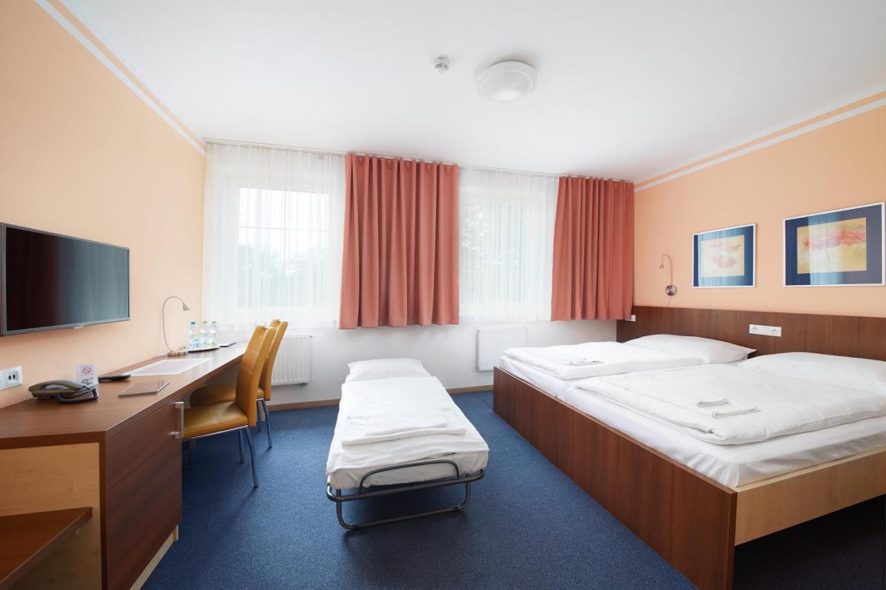 Hotel Nikolas Ostrava Ngoại thất bức ảnh